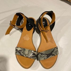 Women sandals